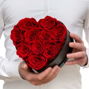 hjärtformad ask med rosor
